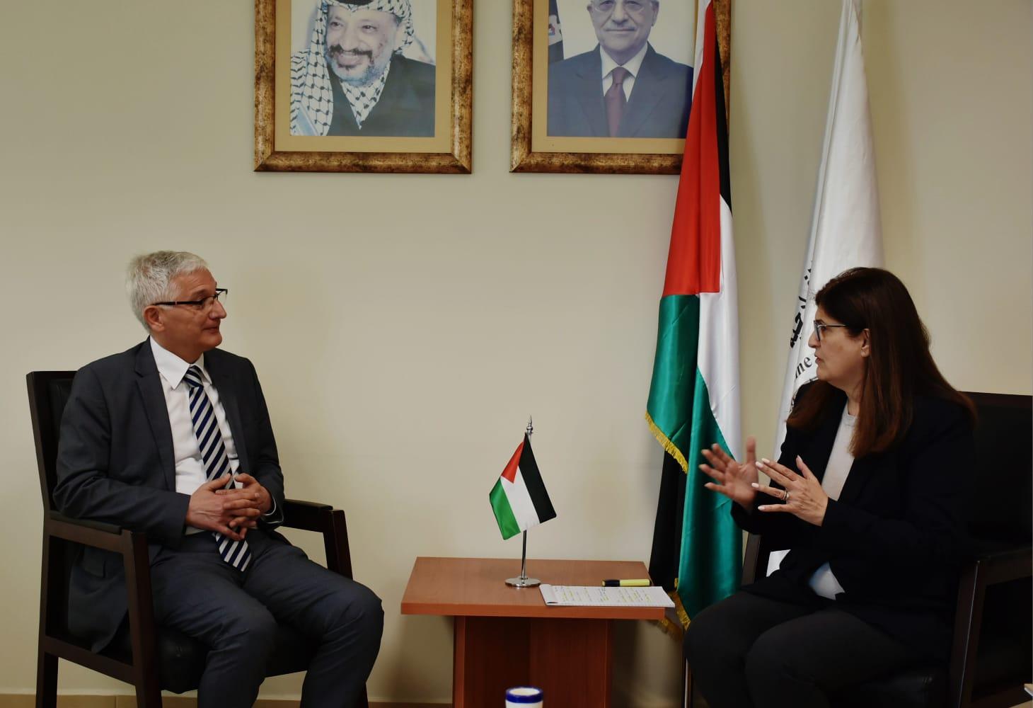 جانب من اللقاء